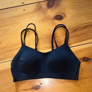 Lululemon black like a cloud bra